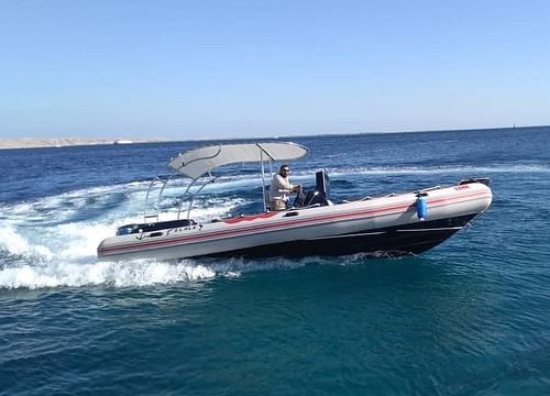 Barcă cu motor în Hurghada: excursie privată pe insulă cu snorkeling 