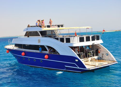 VIP Boat Trip from Soma Bay: Private Trip to the Island & Snorkeling Adventure