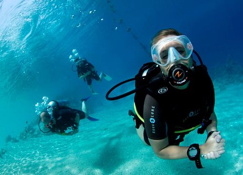 Nardymo dienos išvykos ir kasdieninė nardymo valtis iš El Gouna 