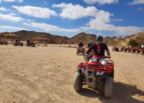 Dykumos super safaris Marsa Alame: 4x4-Jeep, keturračiai dviračiai ir pasivažinėjimas kupranugariais 