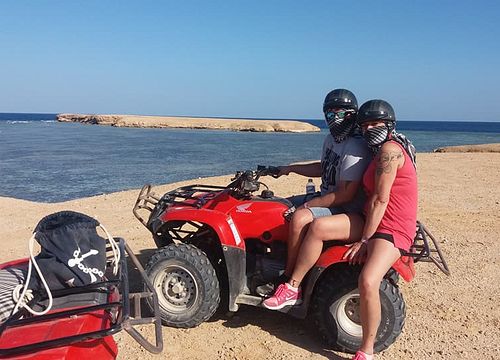 Quad Ciclism pe plajă de la El Gouna - Excursie privată de-a lungul mării și în deșert 