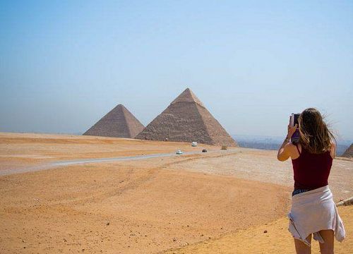 Privati dienos kelionė iš Hurgados į piramides asmenine transporto priemone 