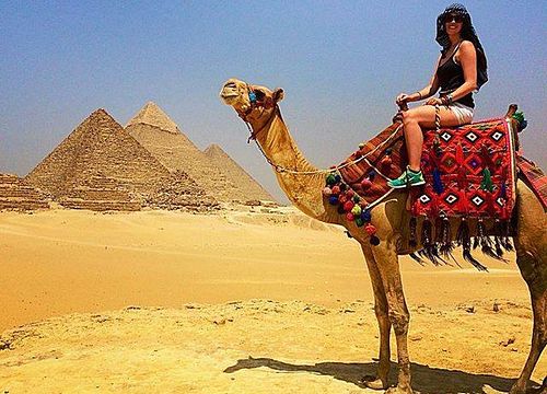 Private Day Trip from Soma Bay to Pyramids in a Private Vehicle
